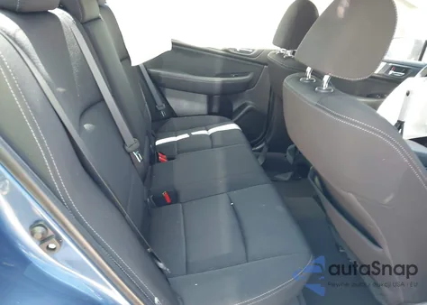 2019 Subaru Legacy 2.5I Premium z USA, uszkodzony, nr VIN 4S3BNAF69K3040445